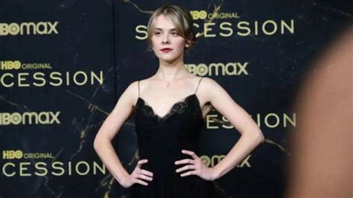 Dasha Nekrasova Biography, Age, Height, Husband, Net Worth, Family