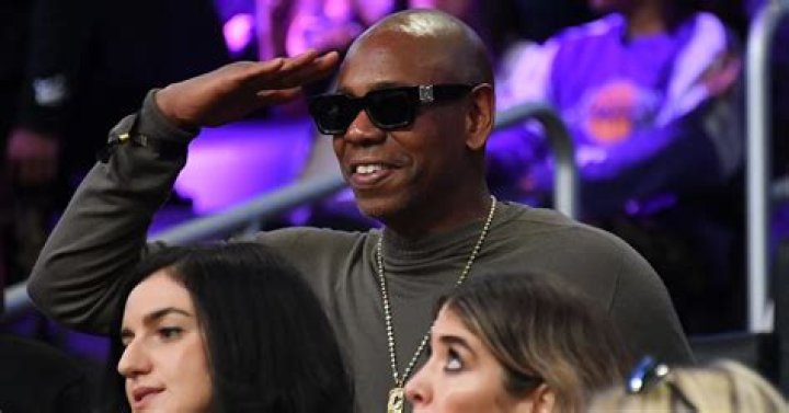 Dave Chappelle Imitates Biggie While Performing "Big Poppa"