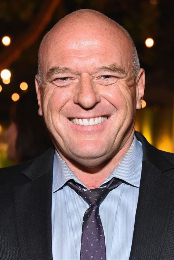 Dean Norris (TV Actor) - Age, Birthday, Bio, Facts, Family, Net Worth, Height & More