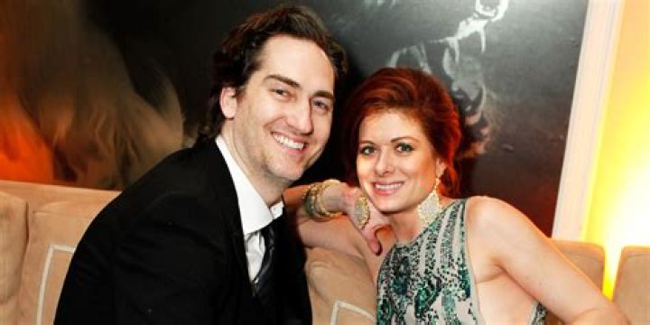 Debra Messing Net Worth, Husband, Boyfriend. 2022