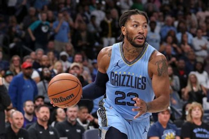 Derrick Rose Gets Inked With His Latest Neck Tattoo: Watch