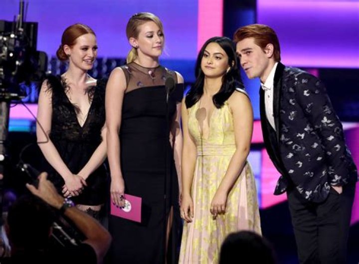 Did Riverdale’s Lili Reinhart and Boyfriend Spencer Neville Split? Breakup Clues