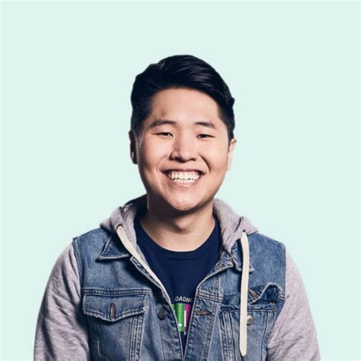 Disguised Toast (YouTube Star) - Age, Birthday, Bio, Facts, Family, Net Worth, Height & More