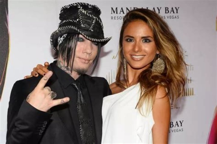DJ Ashba: Wife, net worth, tattoos, smoking & body facts