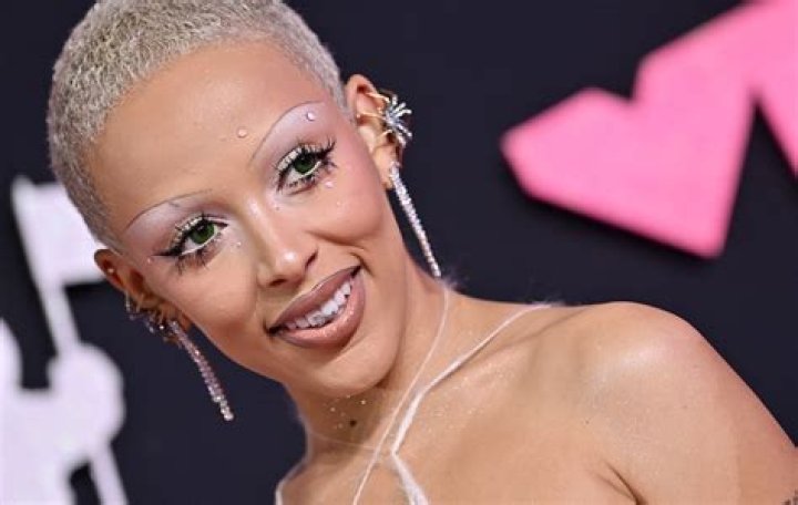 Doja Cat's "Wet Vagina" Song Calls Out Kardashian Family's "Pretty, Plastic" Faces