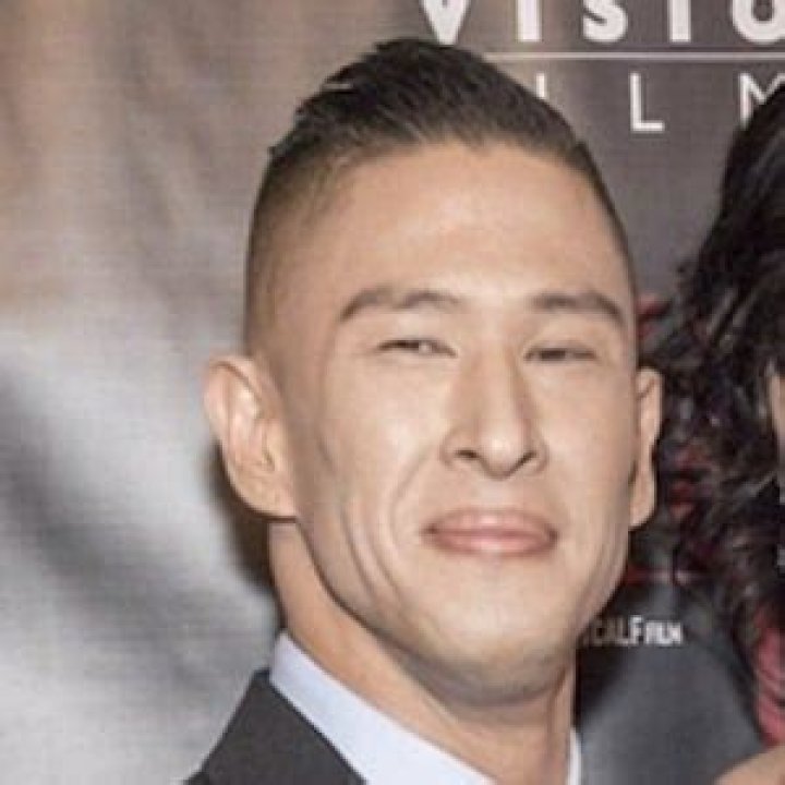 Don Henrie Biography, Age, Height, Wife, Net Worth, Family