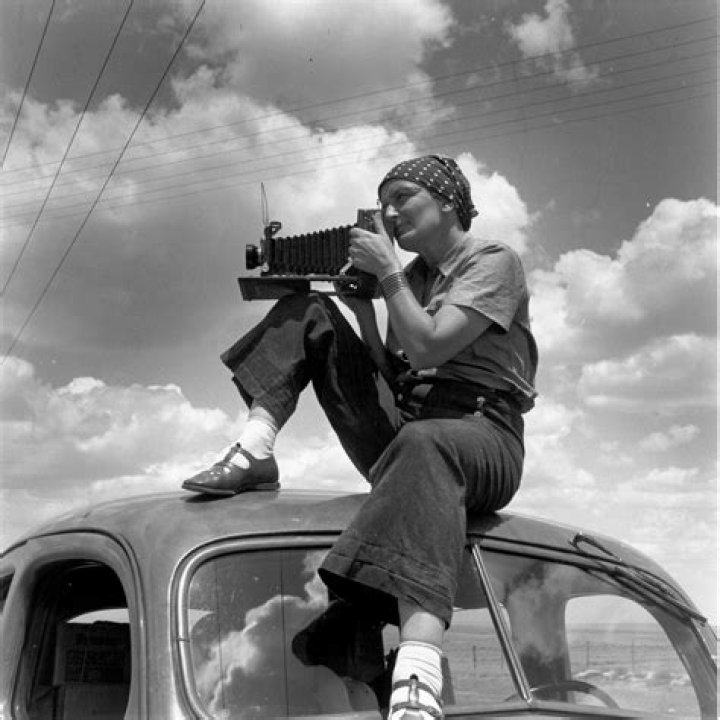 Dorothea Lange (Photographer) - Age, Birthday, Bio, Facts, Family, Net Worth, Height & More