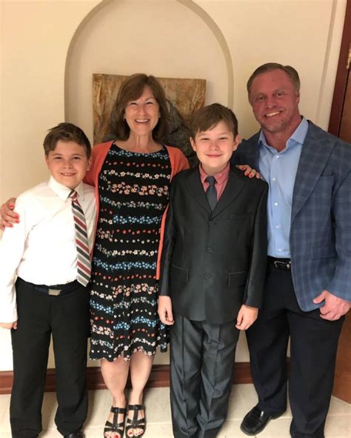 Dr Lionel Meadows Wife Kathryn Krueger Meadows And Children Mourns His Loss