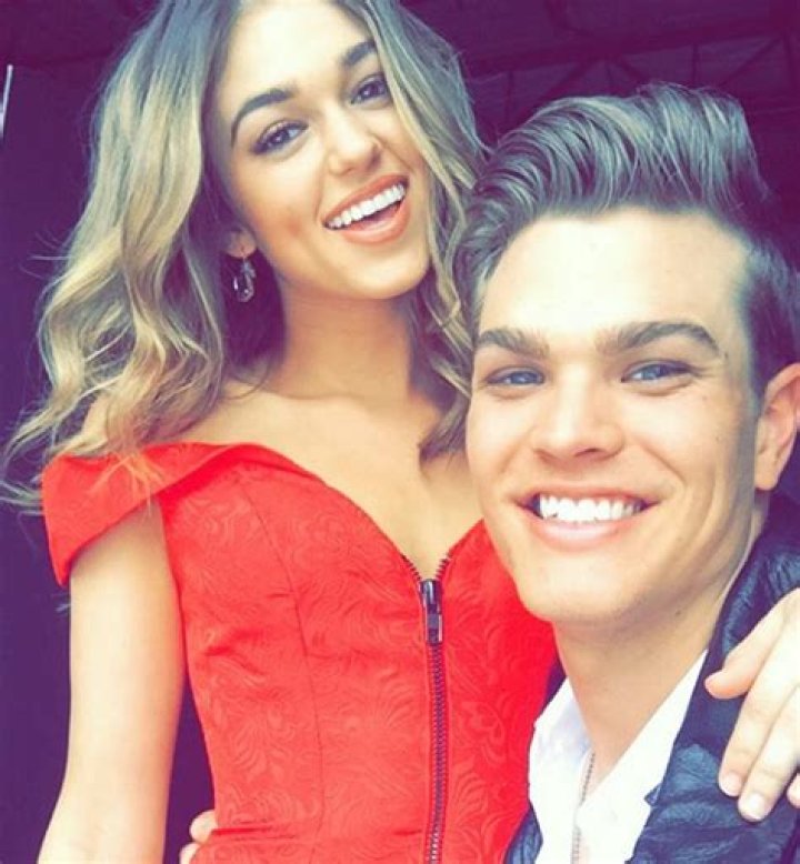 ‘Duck Dynasty’ Star Sadie Robertson Breaks Up With Longtime Boyfriend Blake Coward