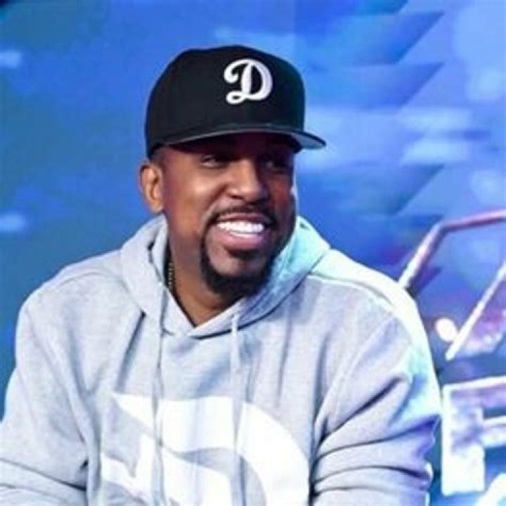 El Dotol Nastra (Locutor de Radio) - Edad, cumpleaños, biografía, hechos, familia, patrimonio neto, altura y más