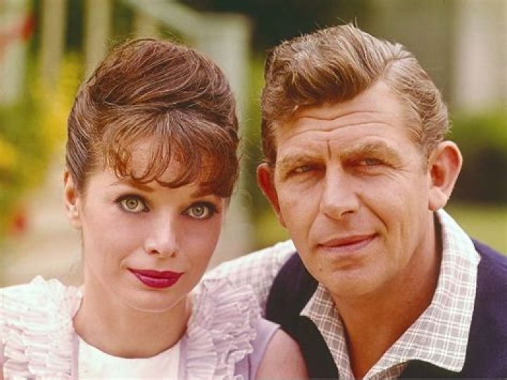 Elizabeth Michael Biography, Age, Height, Husband, Net Worth, Family