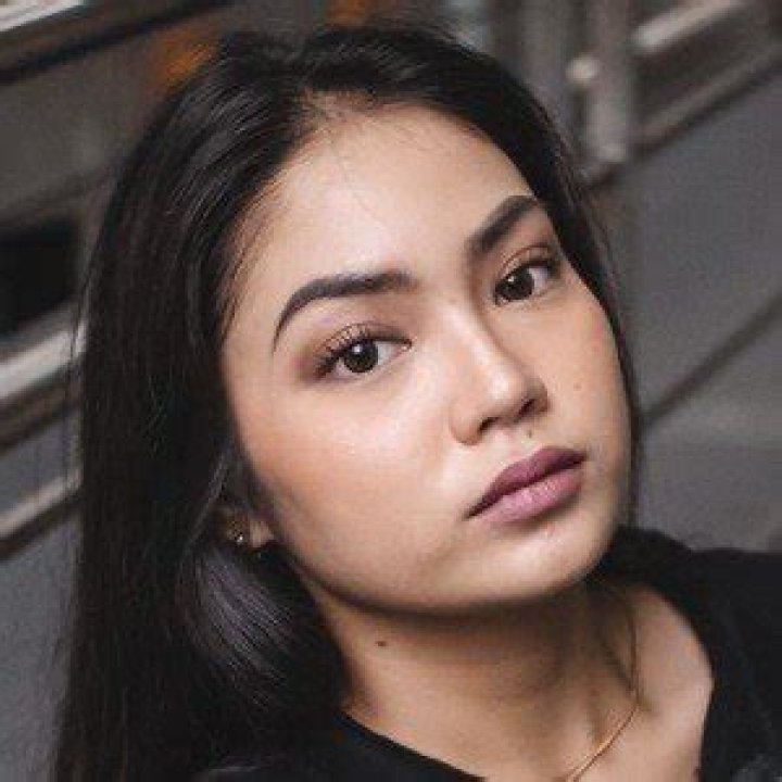 Ella Gatchalian (YouTube Star) - Age, Birthday, Bio, Facts, Family, Net Worth, Height & More