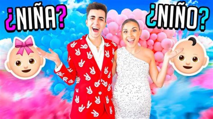 ¿Elmo es niño o niña? – Celebrity.fm