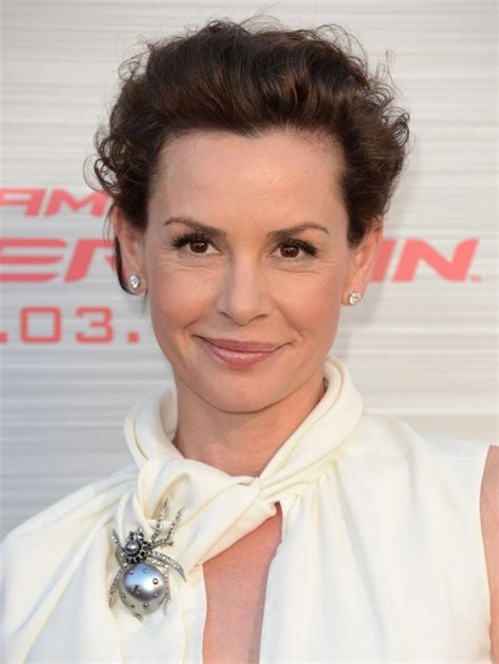 Embeth Davidtz Biography, Age, Height, Husband, Net Worth, Family