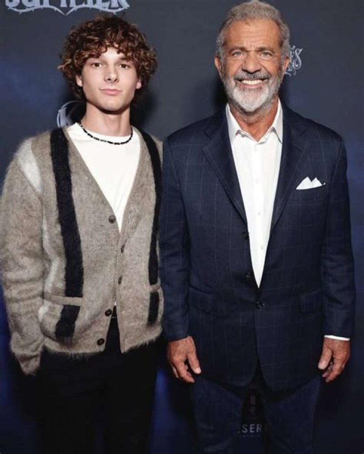 Eric Thames Biography, Age, Height, Wife, Net Worth, Family