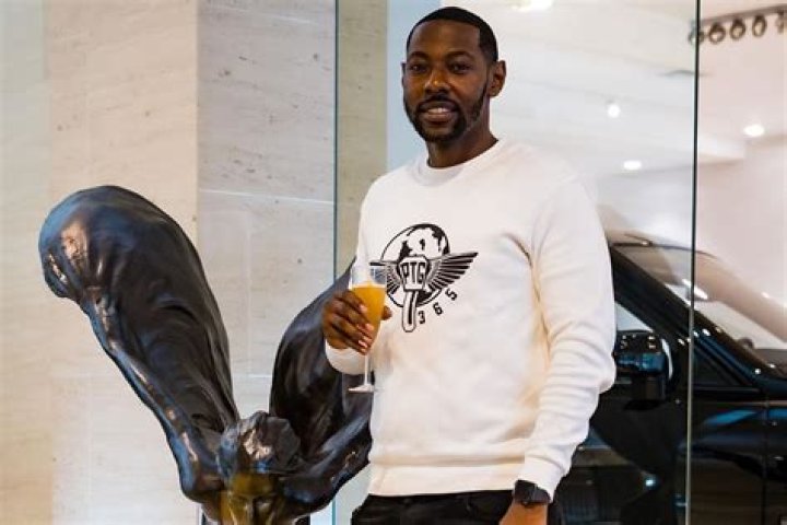 Eric Whitehead Net Worth: How Rich Is Sierra Gates Boyfriend?