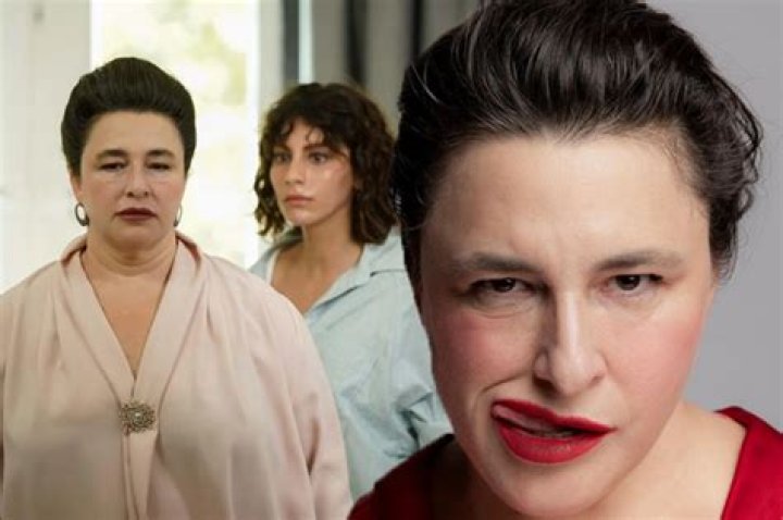 Esra Dermancioglu (TV Actress) - Age, Birthday, Bio, Facts, Family, Net Worth, Height & More