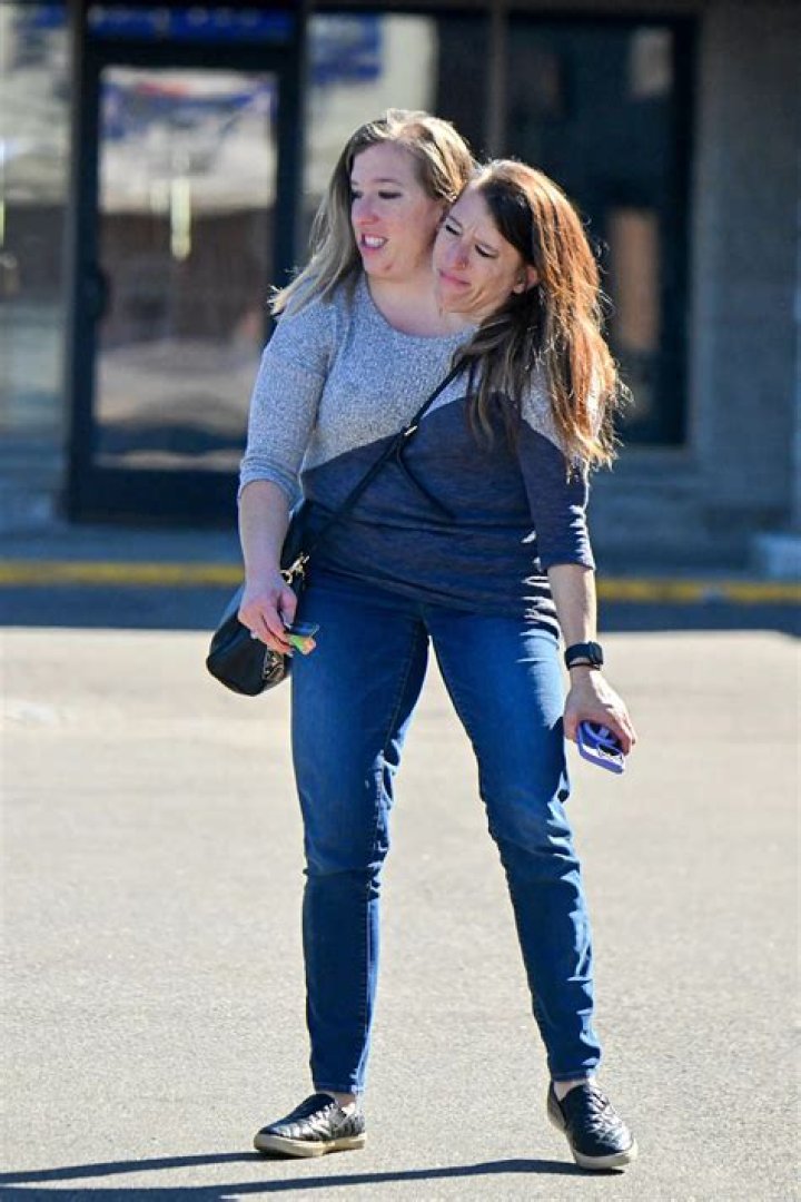 ¿Están separadas las gemelas unidas Abby y Brittany? – Celebrity.fm