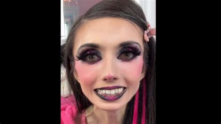 Eugenia Cooney (YouTube Star) - Age, Birthday, Bio, Facts, Family, Net Worth, Height & More