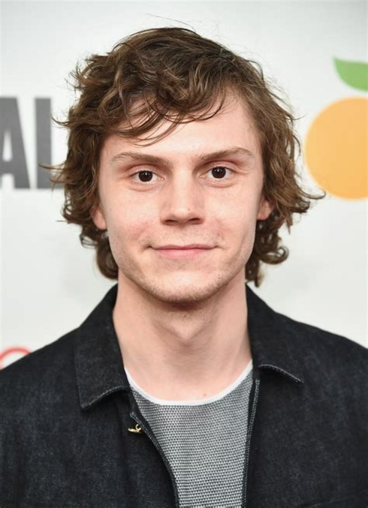 Evan Peters (TV Actor) - อายุ วันเกิด ชีวประวัติ ข้อเท็จจริง ครอบครัว มูลค่าสุทธิ ส่วนสูง & อื่นๆ