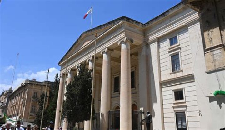 F'liema ordni jidħlu l-films Dragonheart?