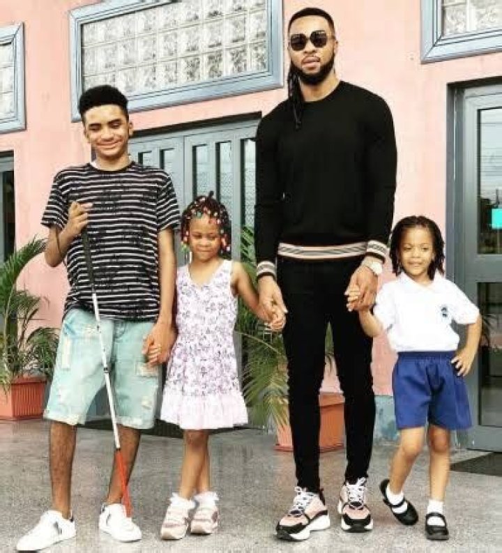 Flavour N'abania (DJ) - Age, Birthday, Bio, Facts, Family, Net Worth, Height & More