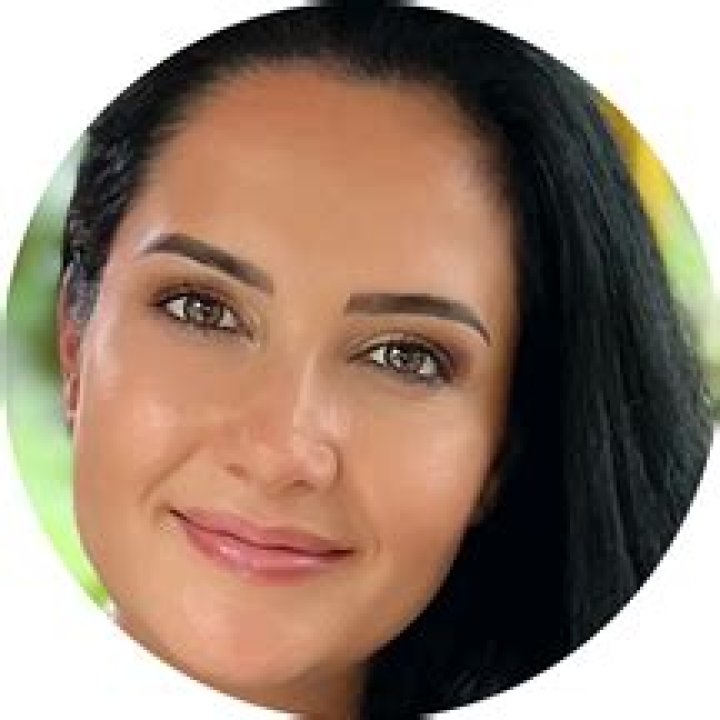 Floriana (Mjeshtri) Massil – Merrick, NY