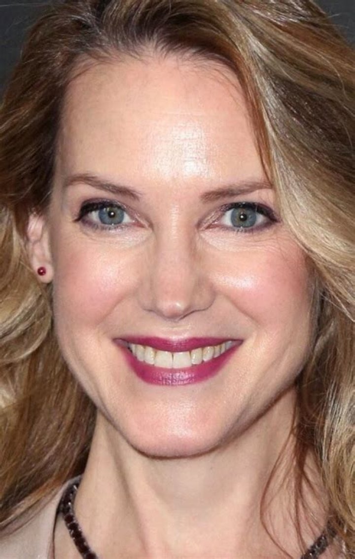 Francie Swift (TV Actress) - 나이, 생일, 약력, 사실, 가족, 순자산, 신장 등