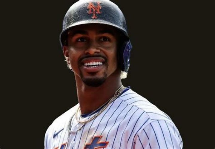 Francisco Lindor (Baseball Player) - Age, Birthday, Bio, Facts, Family, Net Worth, Height & More