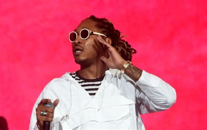 Future Shades Alleged Baby Mama Eliza Seraphin; She Calls Him Out On IG