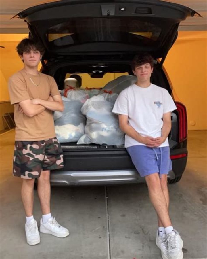 Gabriel Valenzuela Biography, Age, Height, Net Worth, Family