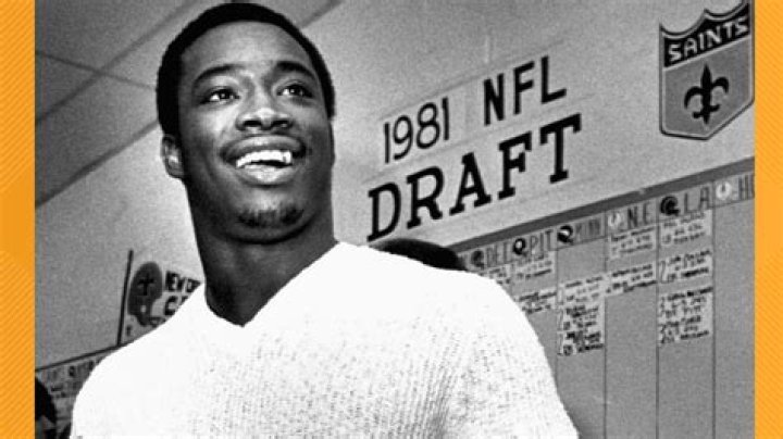 George Rogers (Football Player) - Age, Birthday, Bio, Facts, Family, Net Worth, Height & More