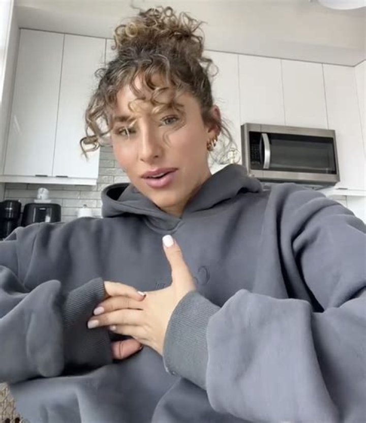 Gia Duddy (TikTok Star) - Age, Birthday, Bio, Facts, Family, Net Worth, Height & More