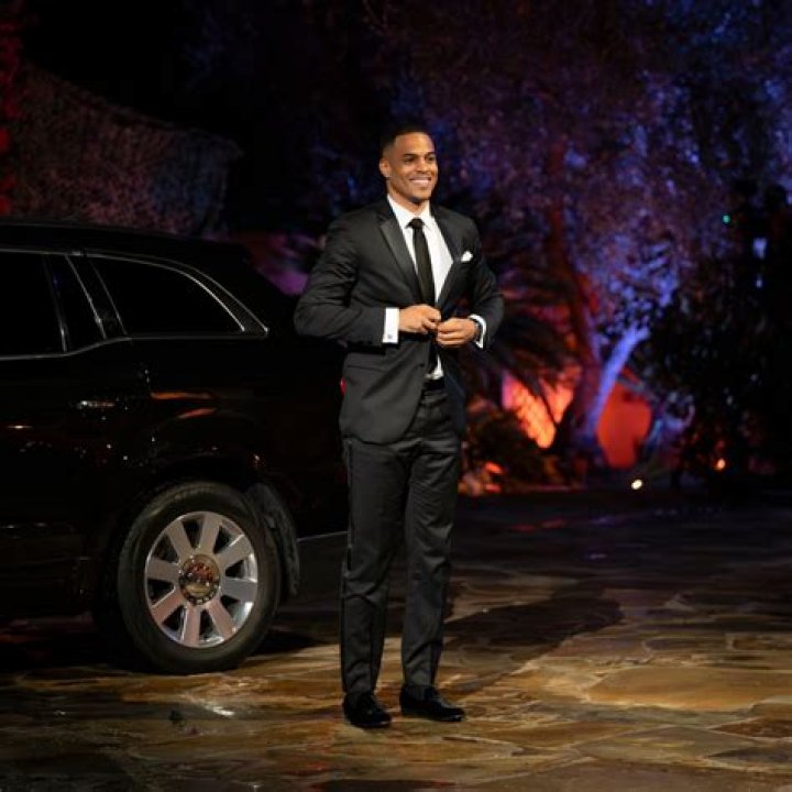 Gorgeous!Aly Michalka Gets Hitched to Stephen Ringer In A Lavender Gown