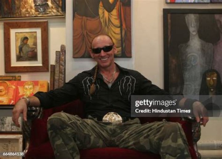 Gregory David Roberts Biography, Age, Height, Wife, Net Worth, Family