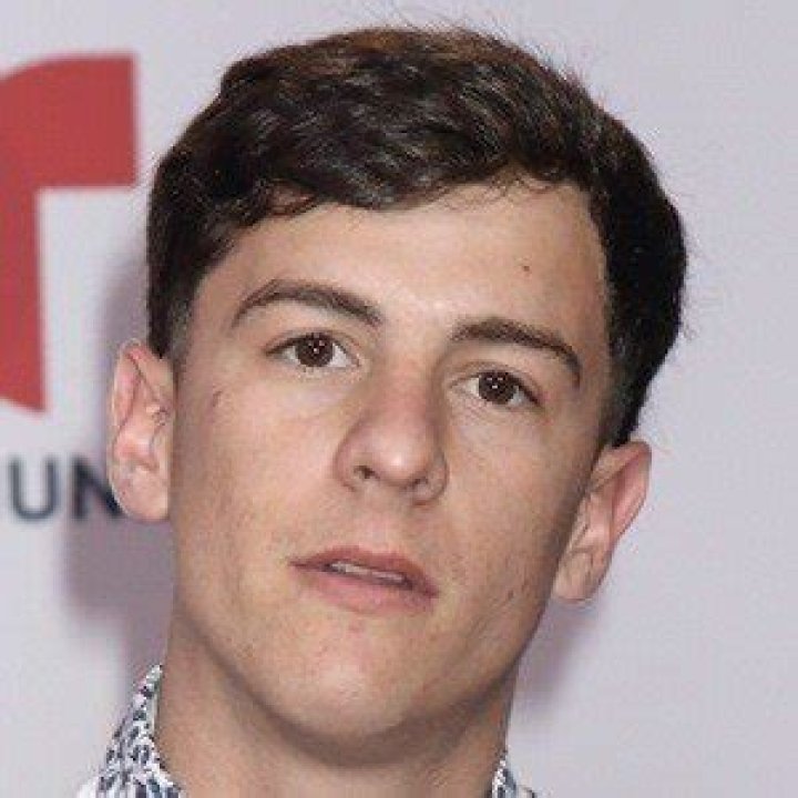 Guaynaa (Rapper) - Age, Birthday, Bio, Facts, Family, Net Worth, Height & More