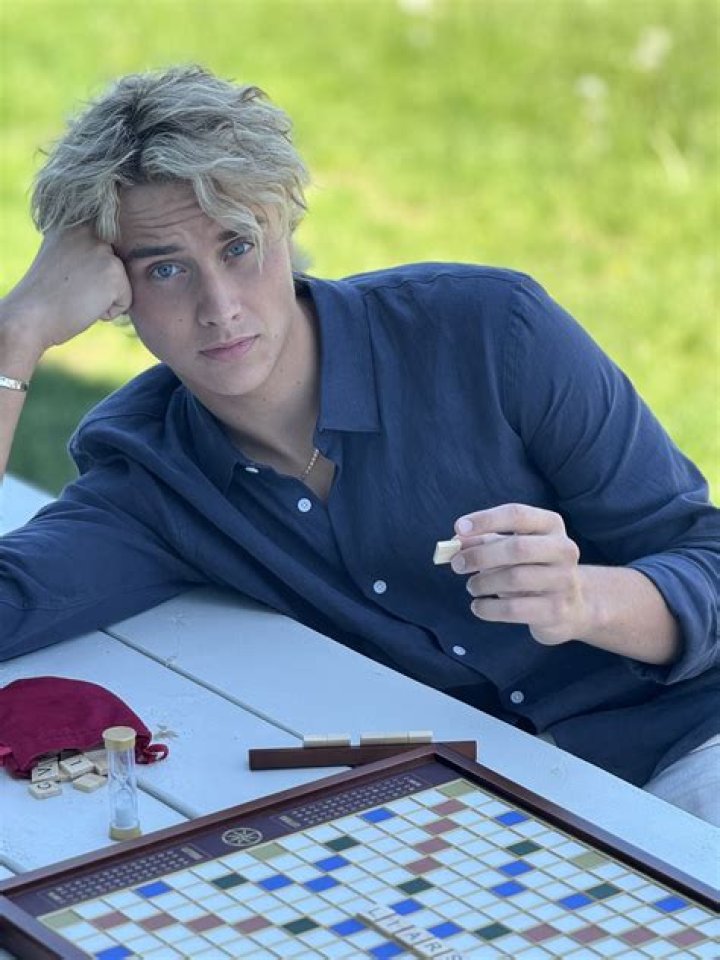 Hal Cumpston – Celebsgraphy