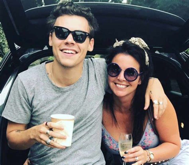Harry Styles family, wife, children, parents, siblings