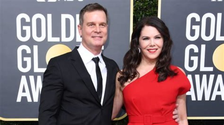 Has Lauren Graham ever been married? Are Lauren Graham and Peter Krause still a couple?