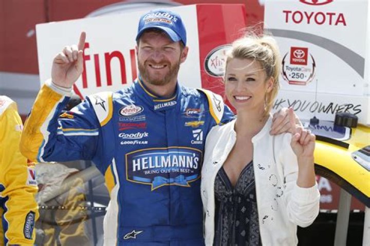 How did Dale Jr and Amy Reimann meet?