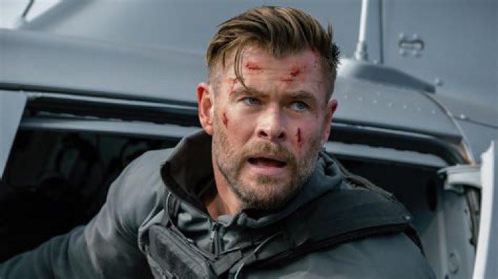 How much was Chris Hemsworth paid for extraction?