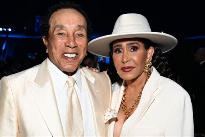 How rich is Smokey Robinson? (Celebrity Interview)