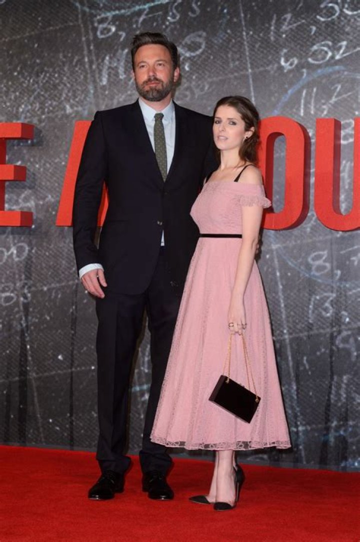 How tall is Anna Kendrick