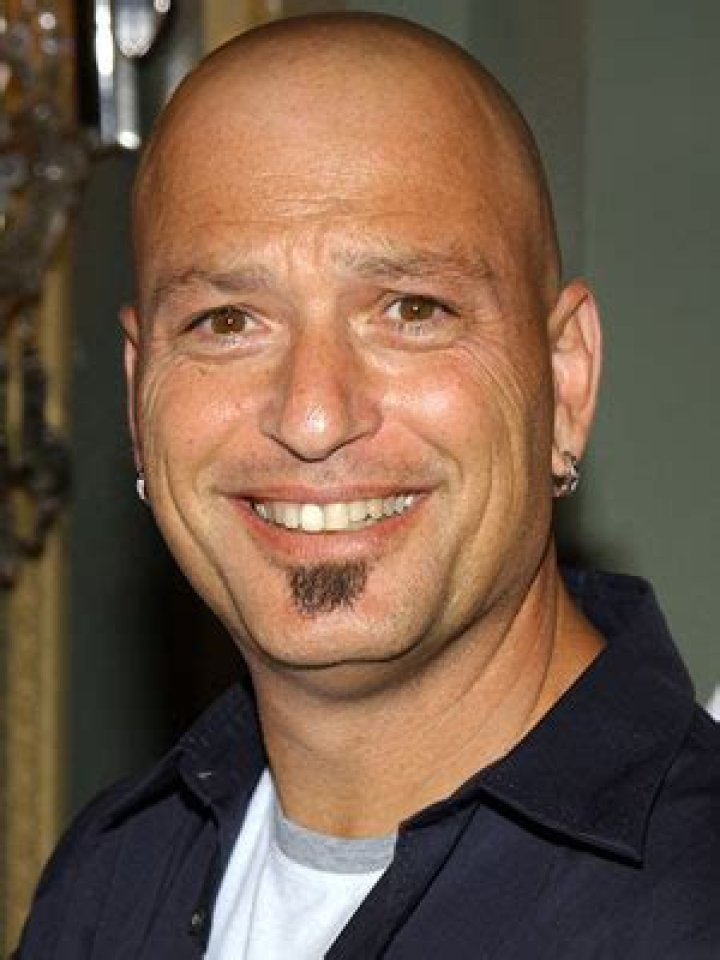 How tall is Howie Mandel