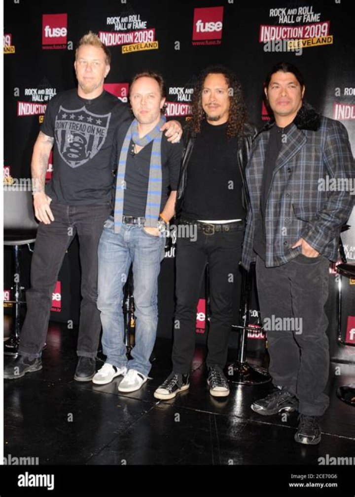 How tall is Lars Ulrich