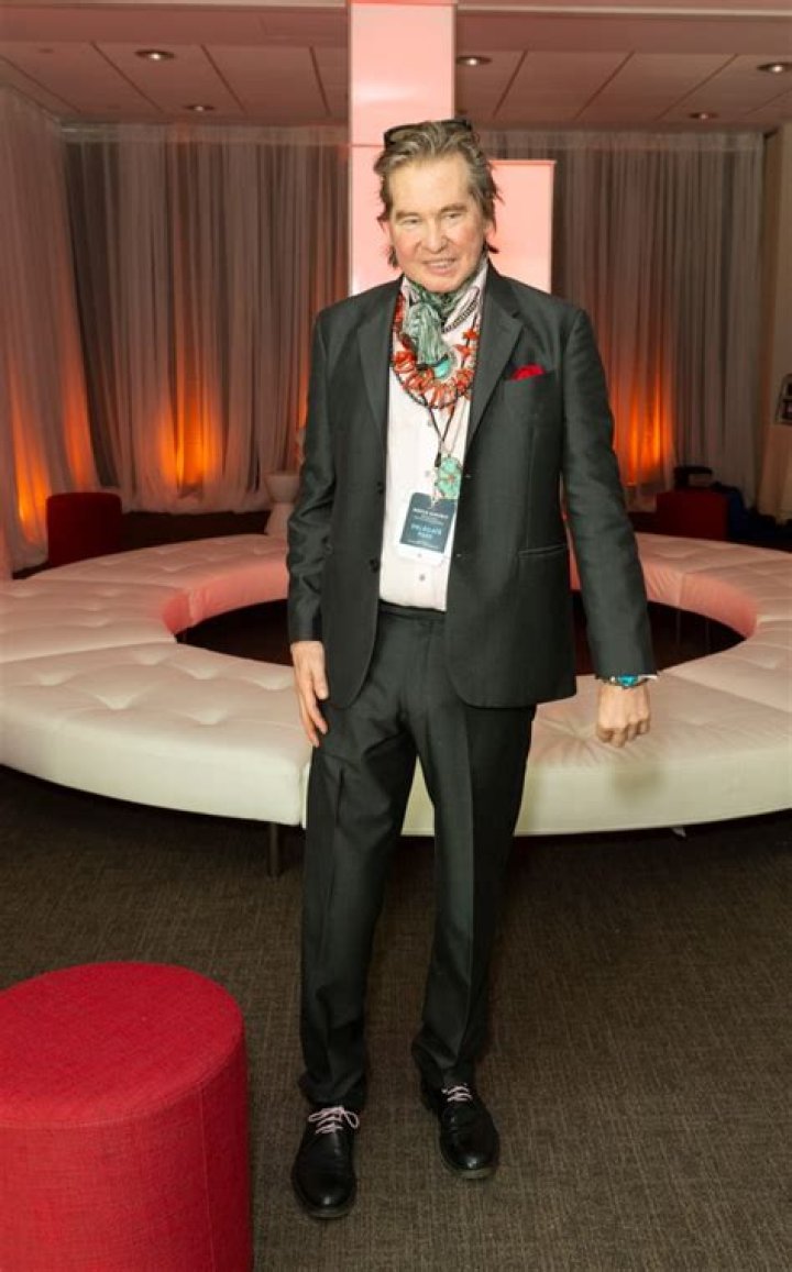 How tall is Val Kilmer