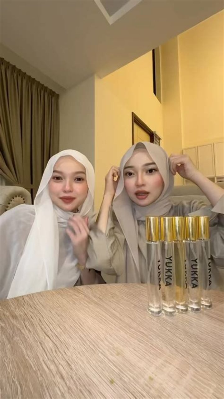 Ieka Tajudin (Instagram Star) - Age, Birthday, Bio, Facts, Family, Net Worth, Height & More