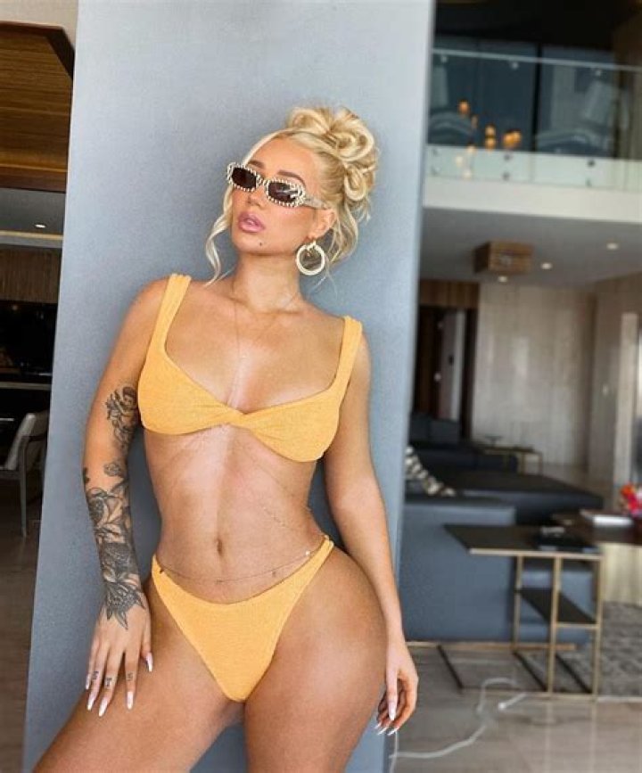 Iggy Azalea’s Week of Sexy Instagram Photos – How to Rock a One-Piece Swimsuit the ‘Fancy’ Way!