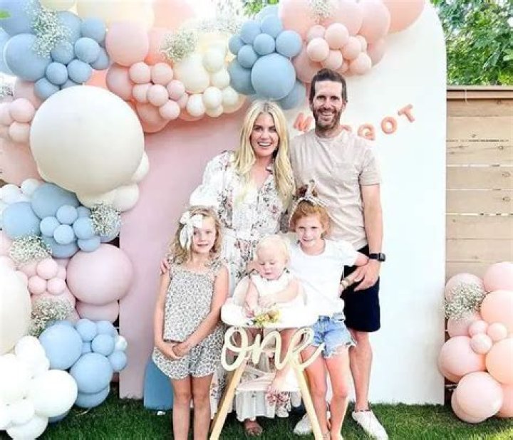 Ines Sainz (Journalist)Bio, Wiki, Model, Age, Family, Husband, Kids, Net Worth and Jets.