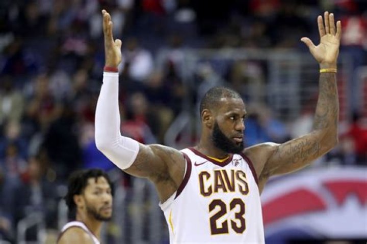 Instagram Model Shows How LeBron James Slid Into Her DMs